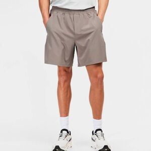 lululemon athletica Men's Athletic Shorts in Gray Size L